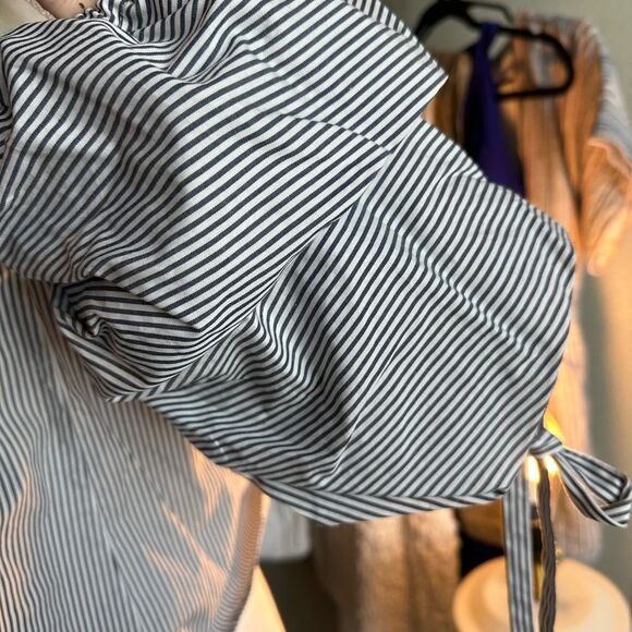 Active USA Open Shoulder Navy/White Striped Blouse with Bubble Sleeves Size S - Picture 6 of 9